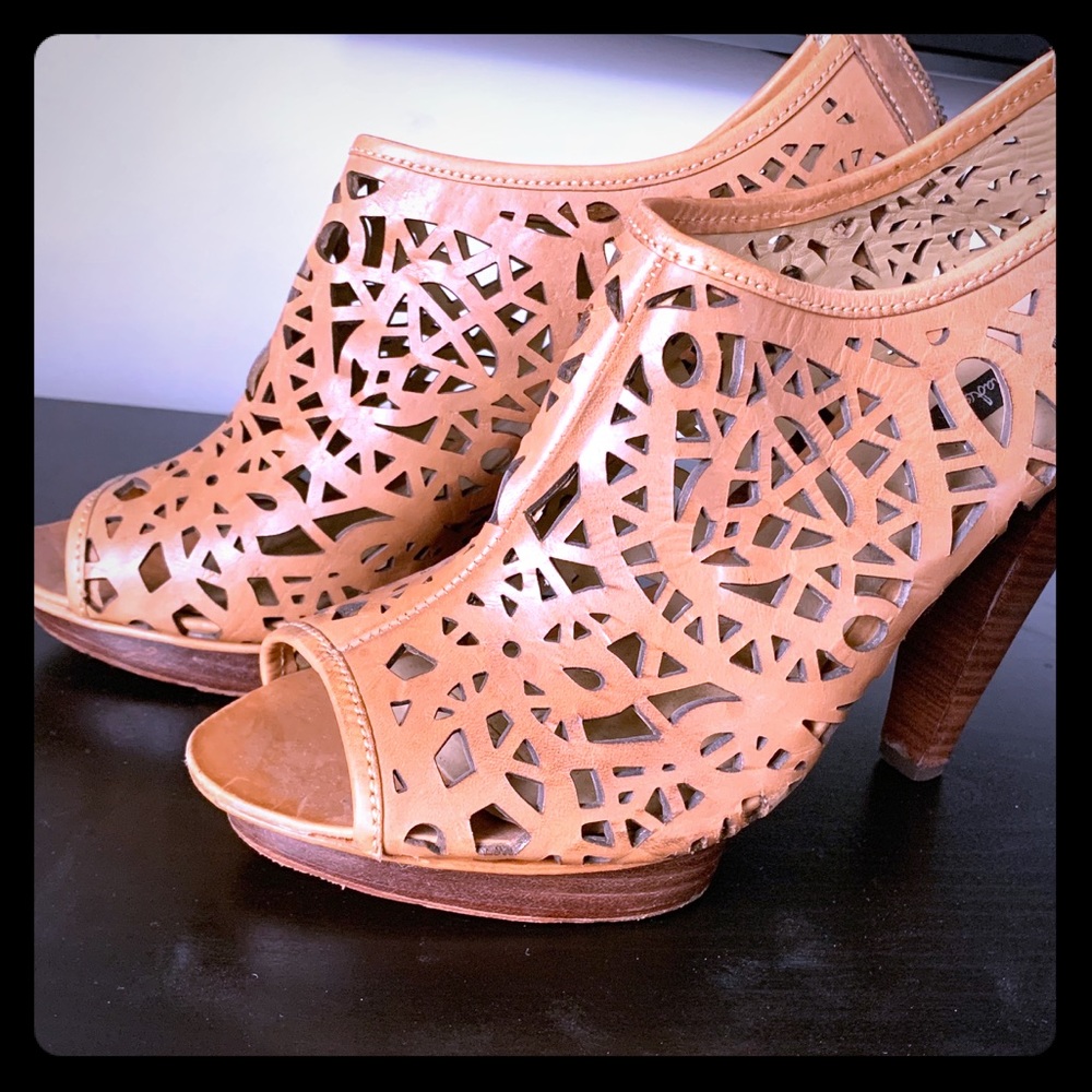 Leather Cut Out Platform Sandals